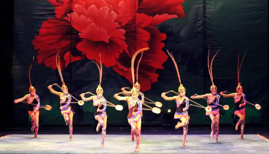 中国杂技团举办世界马戏日活动