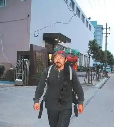 雷殿生徒步走遍中国第一人,没有直播和打赏,10年走了81000公里