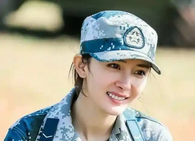 女明星卸妆后反差大:有人是素颜女神,有人"变脸"认不出_王丽坤_杨幂