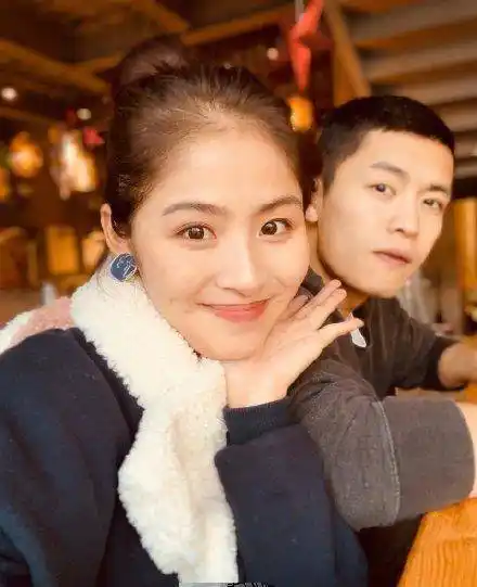 宁桓宇妻子怀孕,华晨宇喊话帮他买尿布,谷嘉诚祝福却被批情商低_嘲讽