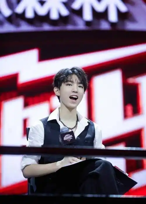 原创快乐大本营王俊凯惊喜来袭镜头虽少却足够惊喜