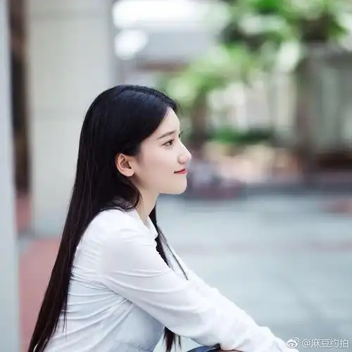 美女麻豆约拍想拍一套室内或者真实一点的照片可淡妆或素颜有想法的