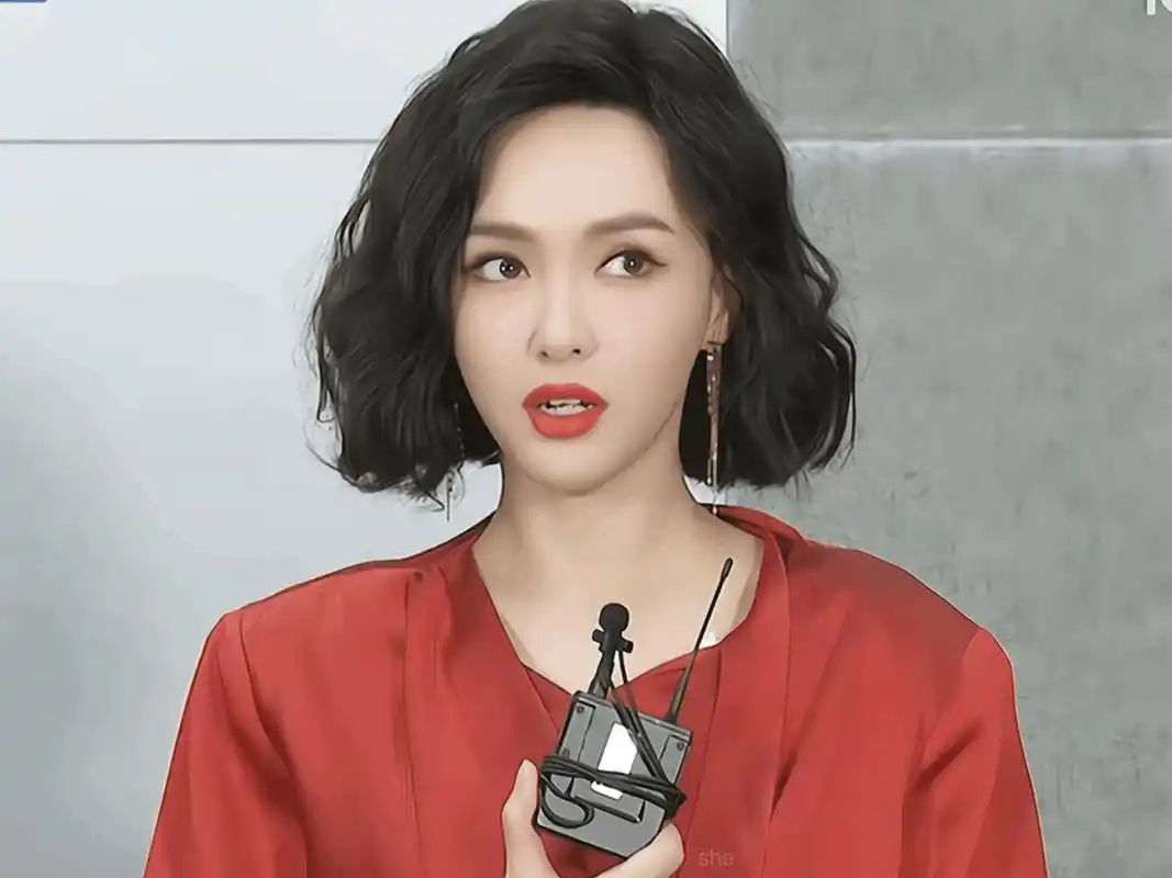 但这就是糖糖啊,多了一份甜美……  不得不说,唐嫣把大嫂的发型鸡驭