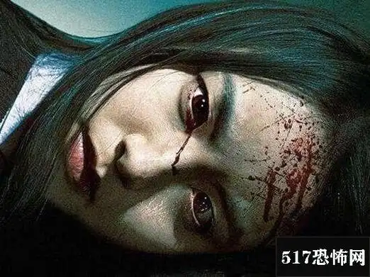 狗看见鬼有几种表现,狗看见鬼会疯狂大叫/看见亲人鬼魂摇尾巴