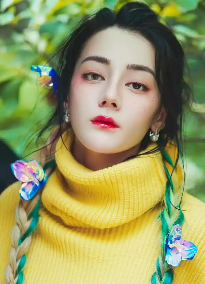 迪丽热巴 考古 以前很绝的照片  - 抖音