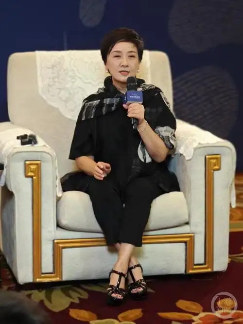 重庆籍演员邓婕亮相金熊猫奖鼓励年轻影视人认准了就坚持做