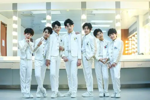 yhboys组合发布首轮视频日志 分享成长点滴