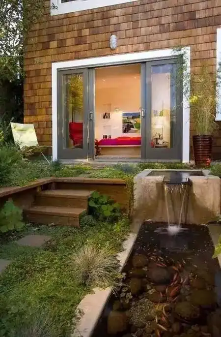 小院花园的最美水池