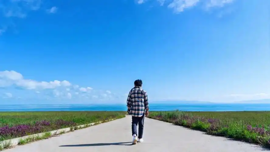 成年人最难的是克制自己