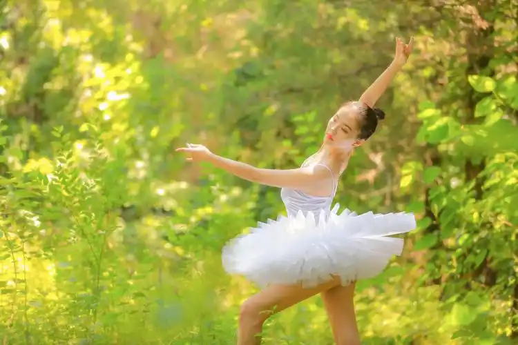 人像摄影作品—— 摄影指导&后期处理:本人 出镜人物:shero(舞蹈老师)