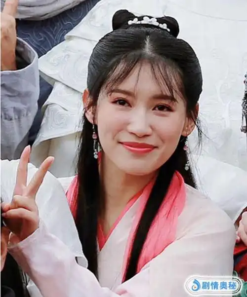 同样30岁,文咏珊出演《天龙八部》"王语嫣",还没何泓姗美?