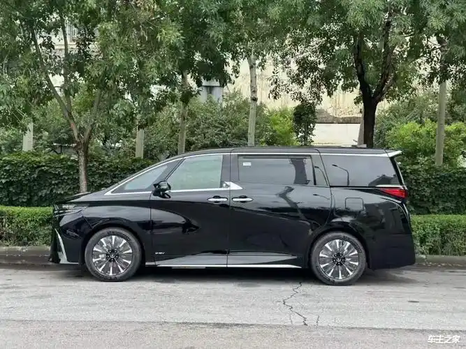 丰田埃尔法团购价格90万起欢迎前来试驾