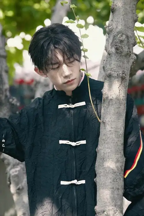 关注3月7日 12:02ponystil马尾辫