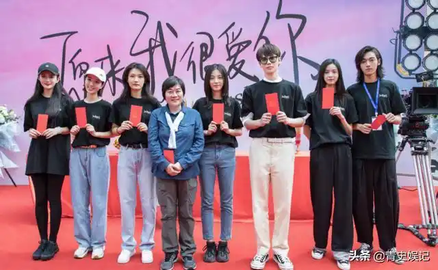 万鹏新剧正热播,又携新作品开机,搭档男主林彦俊令人期待|演员_网易