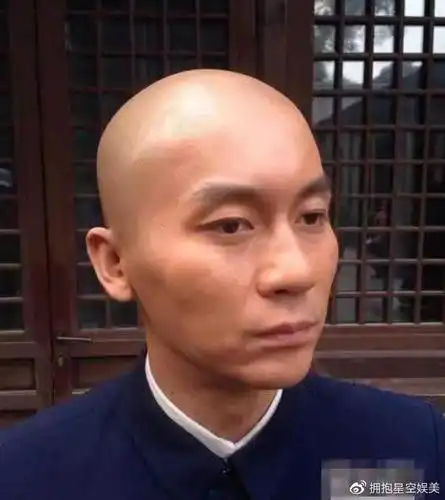 当跑男剃光头郑恺像五阿哥李晨变高冷看到陈赫笑出猪叫