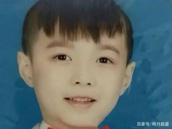 看童年照猜明星,认出了蔡徐坤和肖战,却差点没认出易烊千玺!