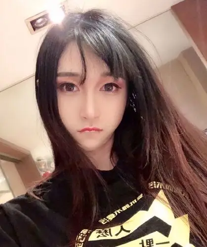 女装大佬cc酱,直逼伪娘艾比,这是要争当国服第一扳手啊