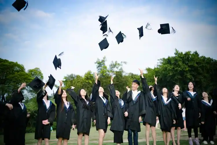 摄影活动之学士服毕业照