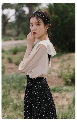 玎琅轩 盐系穿搭波点背带裙时尚套装洋气时髦两2021夏季连衣裙女 杏色