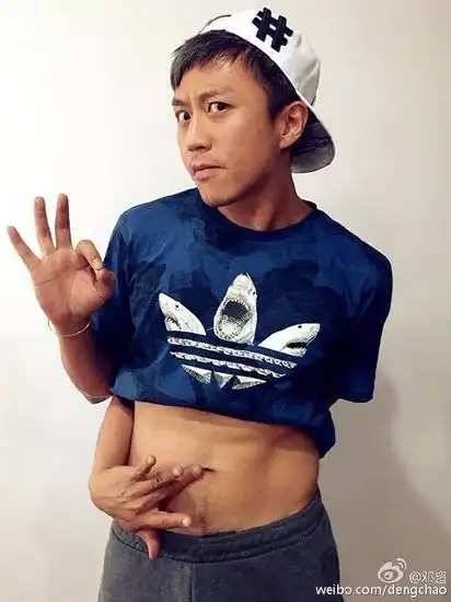 欧巴裸身秀性感 苏志燮秀腹肌宋承宪man爆(图)