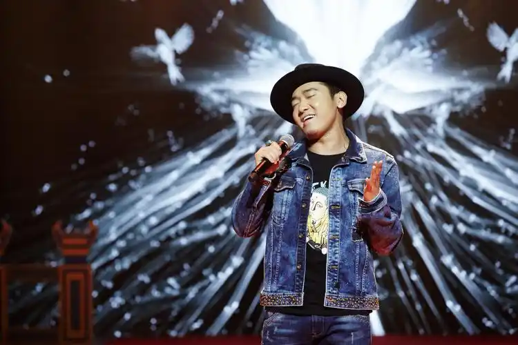 近日,第二季中国新歌声冠军扎西平措发布了自己赛后的首支原创单曲