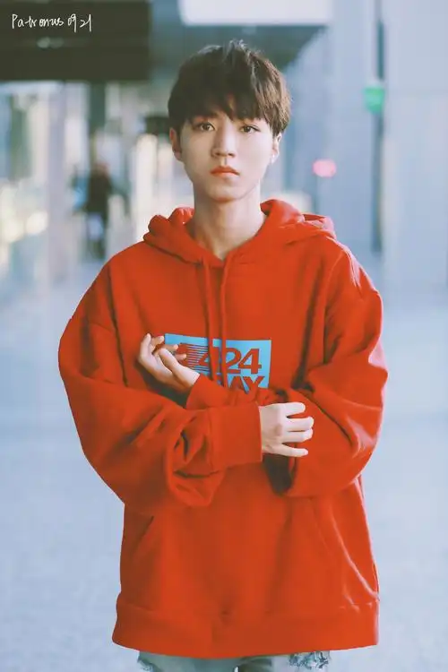 6月2日 11:07   关注  王俊凯 时尚 明星 街拍 摄影 评论 收藏