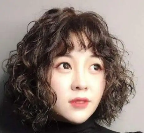 泡面烫短发如何扎 泡面烫短发发型效果图