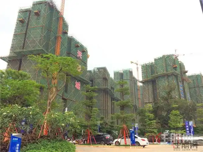 尽享绿城风华天誉城,又称天誉南宁东盟创客城,位于良庆区五象大道688