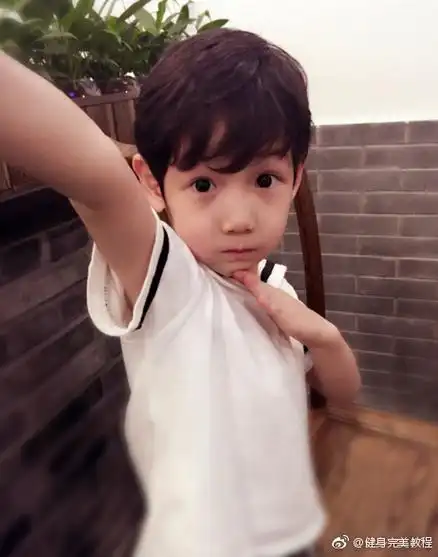 欢乐颂安迪两任男友#《欢乐颂》小包总现实生活中有老婆了,90后一定