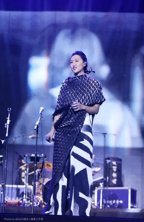 6.24 秦皇岛乐岛海豚音乐节 有海 有陈粒