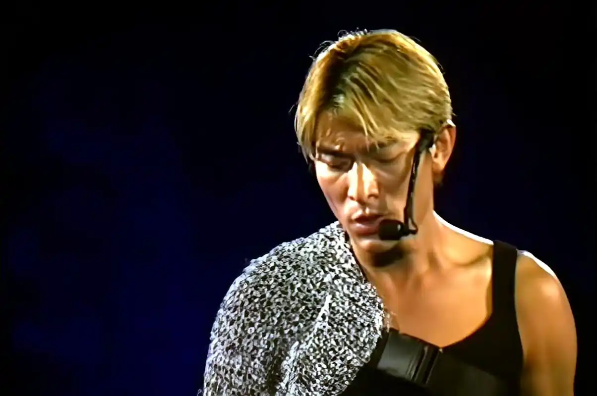 以现在眼光看刘德华99演唱会依旧超前,打碎了当年对他质疑的人