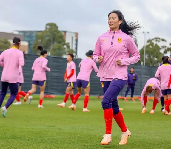 女足世界杯·追光 | 明天,"铿锵玫瑰"将踏上赛场-津云app
