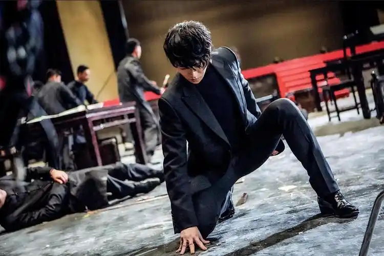 沙海肖宇梁饰演的张起灵雪山回眸太绝了