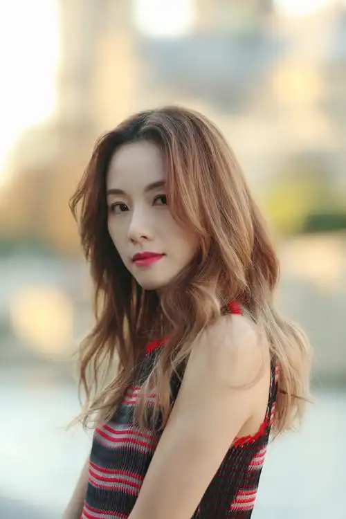 电影,音乐,时尚都爱的邓丽欣:打破框架,才能找到最舒适的存在