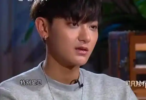 回顾善良的黄子韬:走红后不忘聋哑的发小,把他留在身边当助理