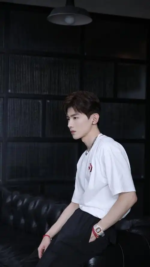 演员白敬亭,帅气迷人写真集,来看帅照吧