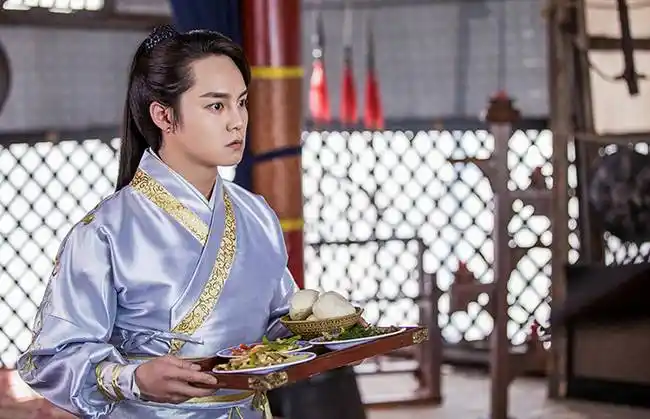 尹正极品家丁变身表情包高冷呆萌惹人爱