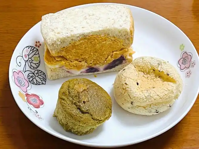 面包女孩吃包分享