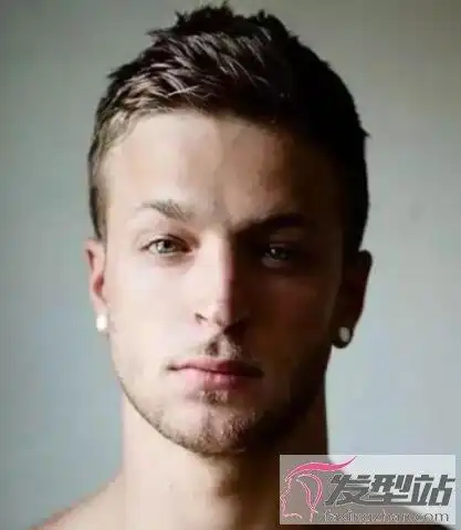 长毛寸两边推发型 轻松打造酷炫型男