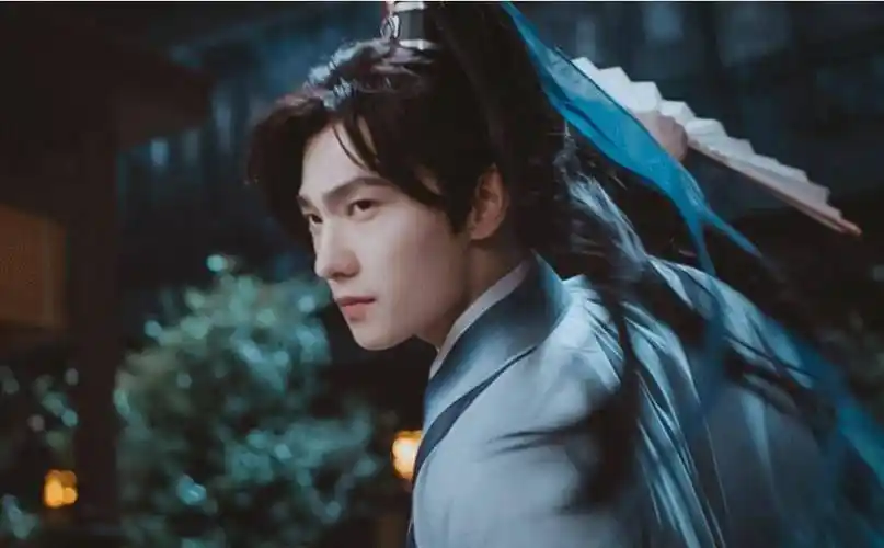 《且试天下》:杨洋身穿铠甲战袍,这才是古偶男主该有的样子吧_古装