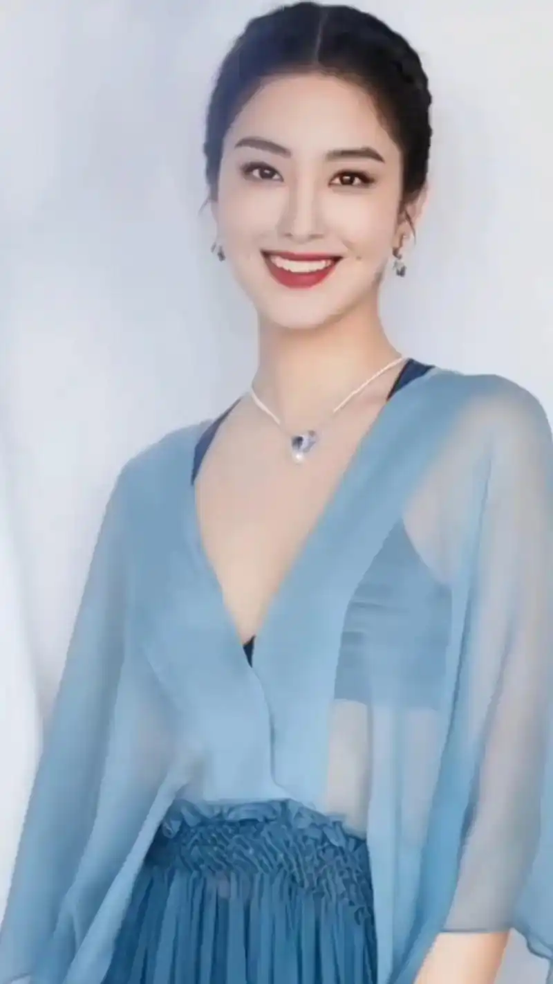 美女 杨采钰,1992年9月28日出生于湖北省武汉市,中国 - 抖音