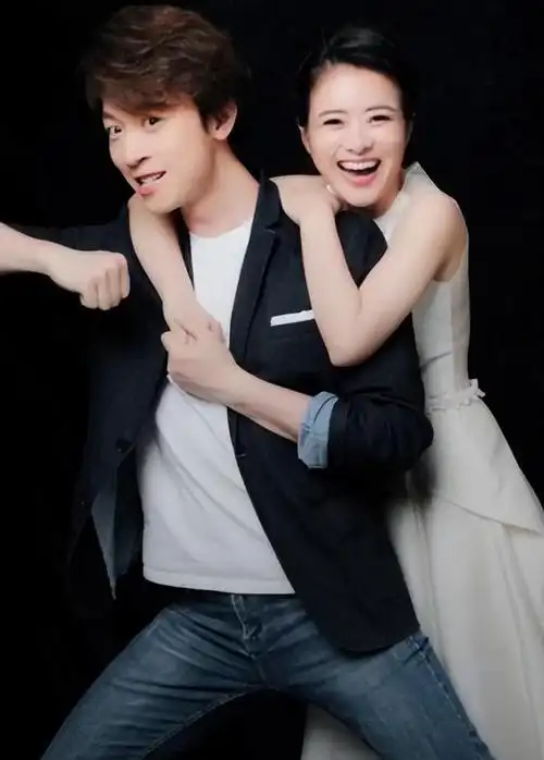 主持人陈辰嫁给小2岁歌手余笛,41岁高龄生子,结婚11年过得如何