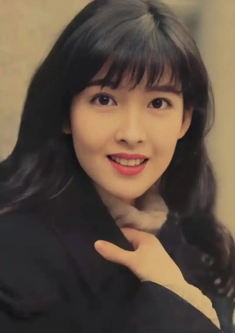 一组周慧敏年轻时候的老照片.0000.#周慧敏#壁纸 - 抖音