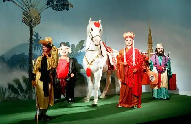 图为,西游记唐僧师徒4人造型.新华社记者鞠鹏摄