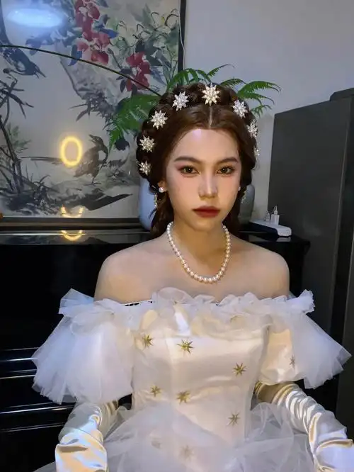 78茜茜公主音乐剧伊丽莎白妆造