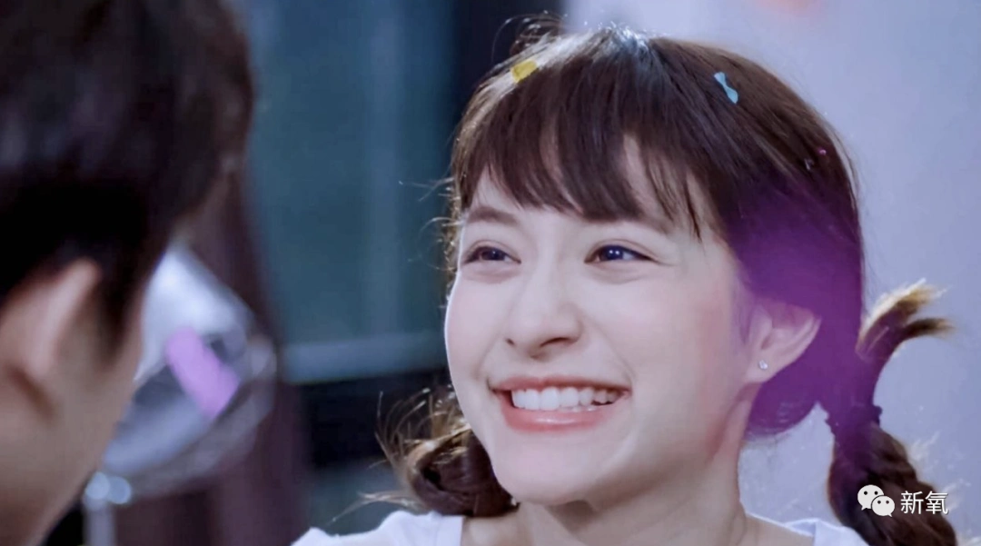 太牛了!苦瓜脸小花靠cos陈意涵成功变百亿新娘!