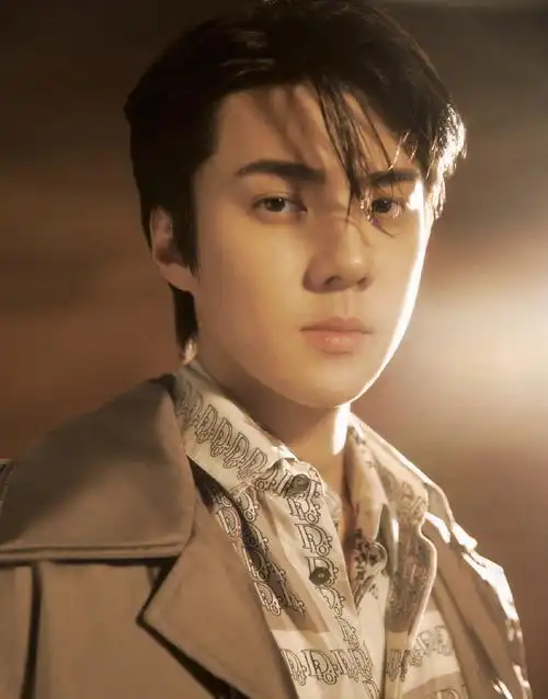 摄影师官网更新世勋相关《dazed korea》2021开年刊 16615【官图