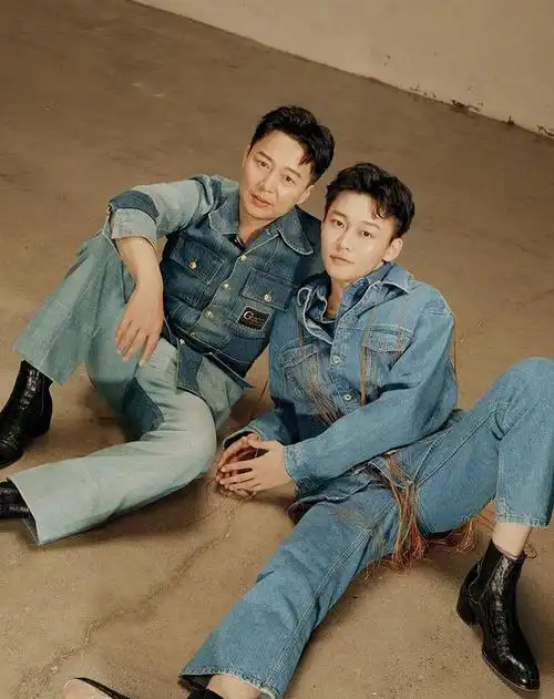 例如沙溢.曾是军艺校草,如今在中年油腻的路上越走越远.