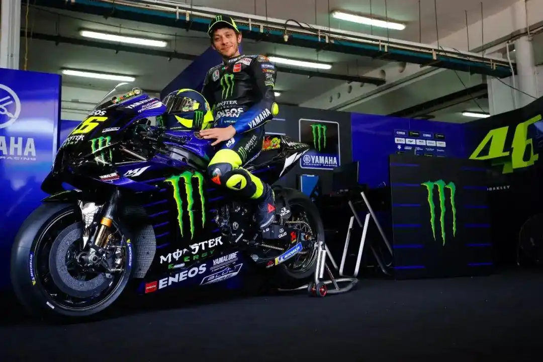 厉害的85号!全能艺人,摩托车男孩王一博!