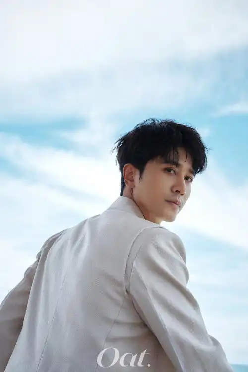 #彭冠英度假风穿搭##彭冠英女友视角大片#